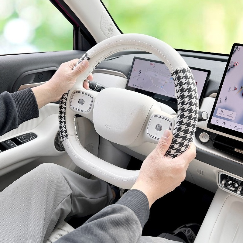 2026年式ORA 5に適合する超薄型滑り止めステアリングホ - Car Accessories Essentials のレビューと価格