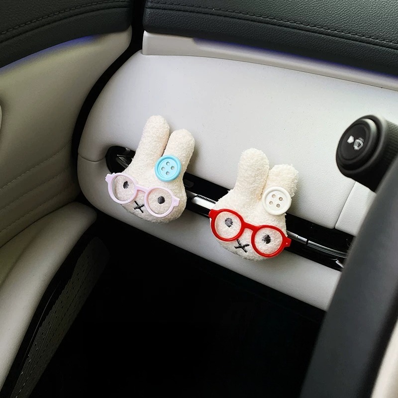 メガネをかけたかわいいウサギ車のエアベントフレグランスクリッ - Car Fragrance Diffuser のレビューと価格